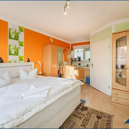 Haus Kiefernduene Links Heringsdorf