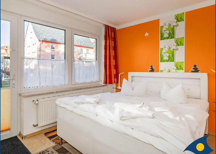 Haus Kiefernduene Links *