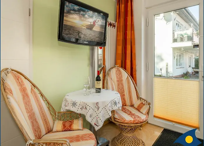 Haus Kiefernduene Links *